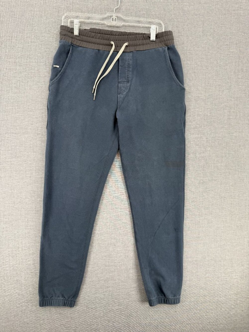 Vuori Balboa Joggers Mens L 28" Sweatpants Athletic Gym Lounge Drawstring